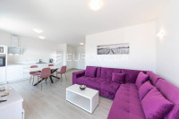 Trogir, odličan dvosoban stan - dugoročan najam od 01.12.2025. godine