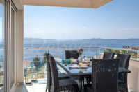 Trogir, Okrug Gornji, luksuzni trosoban stan s pogledom na more, bazen