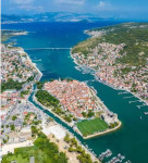 Trogir, trosobni stan