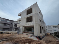 Trosoban stan na 2. katu s garažom U NOVOGRADNJI, Zadar (Belafuža)