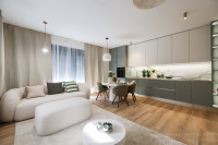 Trosoban stan, Višnjik, velika terasa i lift