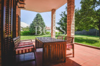 Trsat, samostojeća kuća 300m2, 1300m2 okućnice, 695.000€