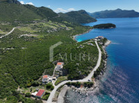 TRSTENIK - Zemljište prvi red do mora, panoramski pogled (1290m2)