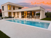 Turanj, Vila 180 m²— grijani bazen, pogled na more, 350 m od plaže