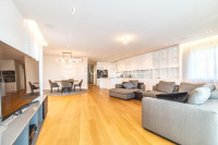 Tuškanac luksuzan četverosoban stan s garažom