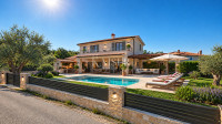 UMAG, ISTRA – GRAĐEVINSKO ZEMLJIŠTE NA MIRNOJ LOKACIJI, 6 KM OD CENTRA