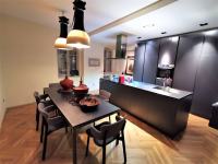 Umag,Luksuzna dvoetažna nekretnina u centru grada