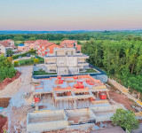 Umag, moderna kuća s krovnom terasom i pogledom na more!