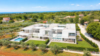 Umag- moderna rezidencija s bazenom i pogledom na more!