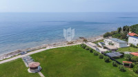 Umag, okolica,  prekrasno zemljište 50 koraka od plaže!