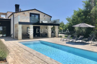 Umag, prekrasna istarska vila s pogledom na more i građevinskim zemlji