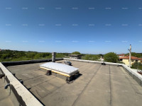 Umag. Prodajemo dvojnu kuću u Roh Bau fazi.