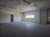 Uređena poslovna hala 917 m² – idealna za skladište ili radionicu prod