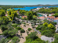Uživajte u ljepoti Brača – Građevinsko zemljište s infrastrukturom, Mi