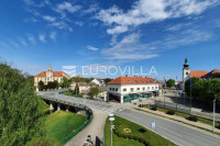 Valpovo – najam uličnog poslovnog prostora, površine 60 m², uz besplat