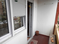Varaždin: prostran 2 - sobni stan, 62.60 m2, etažno grijanje, pvc