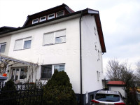 VARAŽDIN: prostran trosobni stan + podrum, tavan i garaža, 154 m2