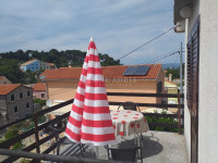 VELI LOŠINJ KUĆA S TRI APARTMANA