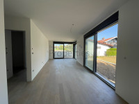 VELIKA GORICA (Centar): PREKRASAN 2.SOB. STAN 57,41m2 + VPM + VRT 67m2
