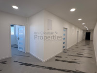 VELIKA GORICA: POSLOVNI PROSTOR 186m2 + 10 PARKINGA