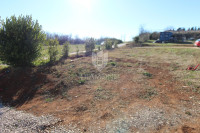 Veliko građevinsko zemljište u blizini Labina