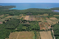 Veliko poljoprivredno zemljište sa ucrtanim objektom, Rovinj