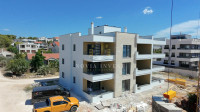 Žmirići ,80 m2 stan s dvije spavaće sobe i vrtom