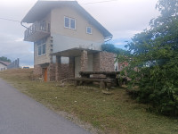 vikend kuća sa zemljištem