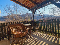 Vikendica Orahovica / blizina jezera