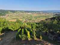 Vikendica sa pogledom na Sveti križ Začretje