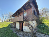 Vikendica s pogledom na Žumberak i Sloveniju, 1500 m² imanja