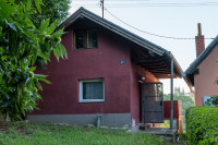 NA PRODAJU – Vikend kuća s vocnjakom i šumom, Vugrišinec
