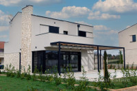 Vila sa bazenom u mirnom okruženju