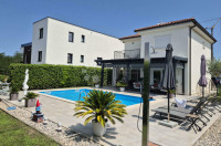 VILA S BAZENOM I POGLEDOM NA MORE – 135 m², BLIZINA POREČA