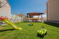 Vila za obitelj: dječje igralište, kamin, teretana - od 1.10 do 1.5