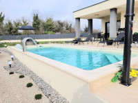 Kuća Prodaje se novoizgrađena, moderna kuća sa bazenom, Filipana