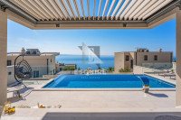 Okolica Splita – vila Rossa s bazenom i pogledom na more, 350 m²
