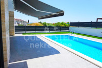 Vila Vodice, 135 m2, pogled na more, bazen, luksuzna nekretnina!!