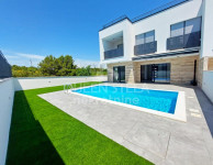 Vila Vodice, 140 m2, pogled na more, bazen, luksuzna nekretnina!!