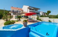 Villa prvi red uz more, Trogir, Čiovo