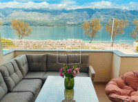Vinjerac – Apartman prvi red, na plaži! Bazen! Otvoren pogled na more!