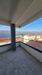 Vinjerac -  trosoban penthouse s krovnom terasom i panoramskim pogledo