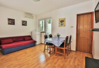 Novi Vinodolski, dvosob. apartman 30 m2,100 m pješice do mora i plaže!