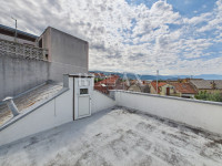 Novi Vinodolski - kuća u centru s krovnom terasom