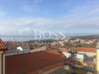 Novi Vinodolski, kuća u nizu 160m2+dvorište