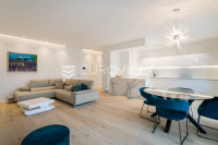 Vinogradska peterosoban dvoetažan stan 256m2