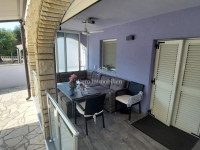 Vir – apartmanska kuća s četiri apartmana, 40 m od mora