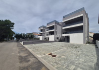 VIR - JEDNOSOBAN APARTMAN 100 M OD MORA