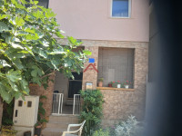 VIR- obiteljska kuća za renovaciju, 40 m do mora