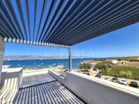 VIR - predivna vila s dva bazena, samo 50 m od plaže!